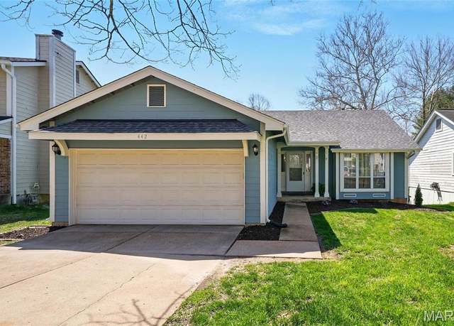 Property at 442 Elm Crossing Ct, Ballwin, MO 63021, 3 beds, 2 baths