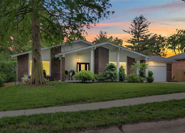 Property at 402 Glan Tai Dr, Manchester, MO 63011, 5 beds, 3 baths