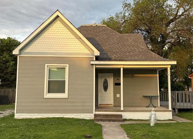 Property at 618 Broadway, East Alton, IL 62024, 3 beds, 2 baths
