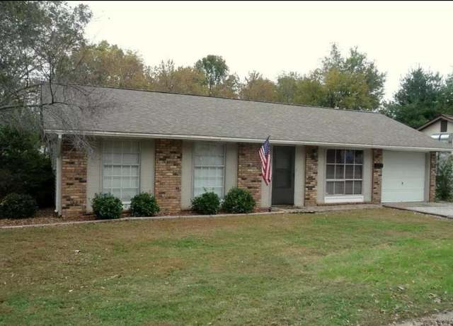 Property at 1208 Anderson Dr, Marion, IL 62959, 3 beds, 1 bath