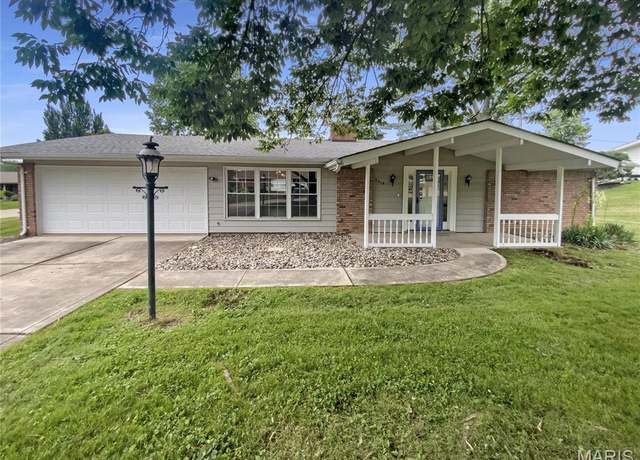 Property at 9418 Crestwood Manor Dr, St Louis, MO 63126, 3 beds, 2 baths