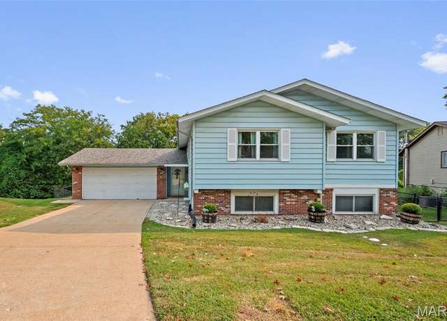 Property at 2323 Hempline Ct, Unincorporated, MO 63129, 4 beds, 2.5 baths