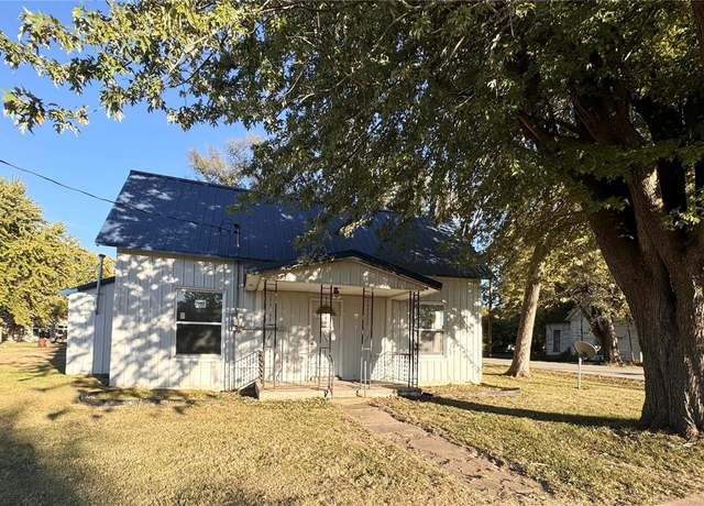 Property at 305 S Main St, Center, MO 63436, 3 beds, 1 bath