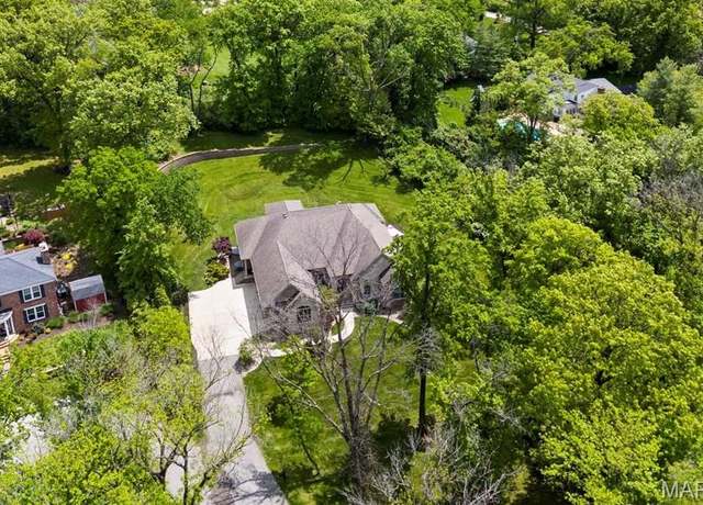 Property at 5 Watch Hill Rd, Ladue, MO 63124, 5 beds, 4.5 baths