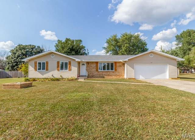 Property at 257 Parkway Ave, Lebanon, MO 65536, 3 beds, 2 baths