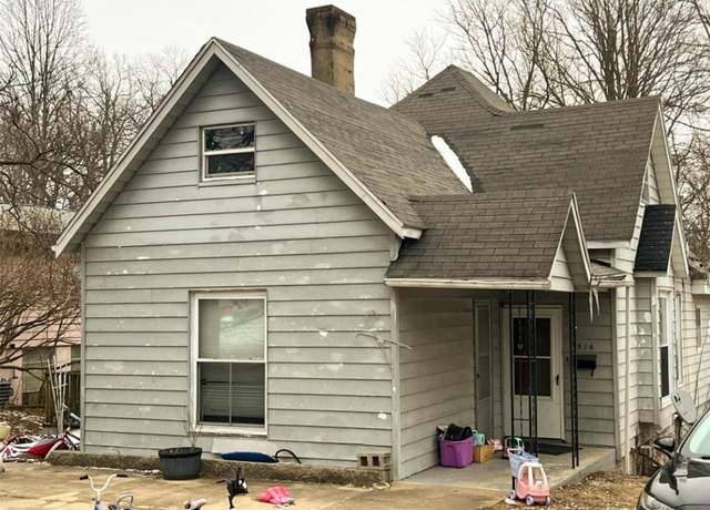 Property at 516 N 6th St, Vandalia, IL 62471, 3 beds, 2 baths