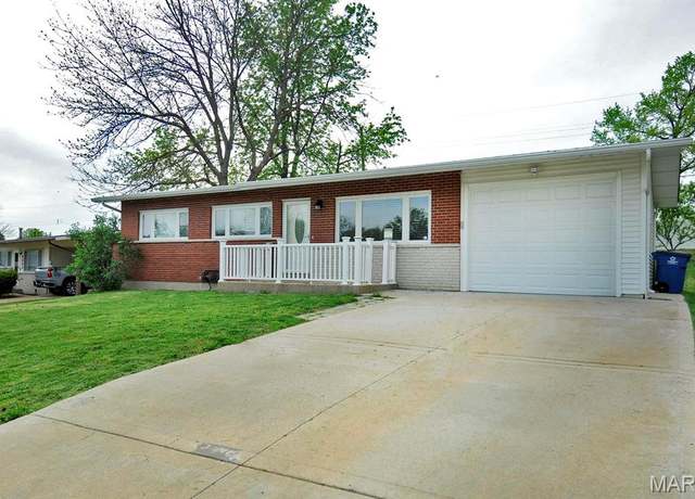 Property at 2959 Annunciation Dr, St Louis, MO 63125, 3 beds, 2.5 baths