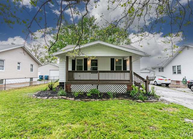 Property at 514 Hamilton Ave, Wood River, IL 62095, 2 beds, 1 bath