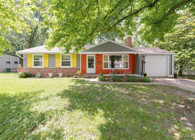 Property at 110 Frost Ave, St Louis, MO 63135, 1 bed, 2 baths