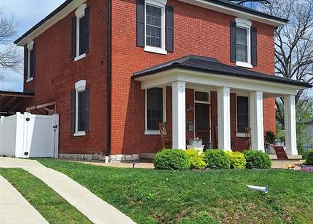 Property at 441 Lindenwood Ave, St Charles, MO 63301, 3 beds, 3 baths