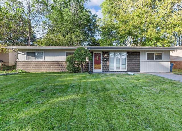 Property at 1015 Cheyenne Dr, Florissant, MO 63033, 3 beds, 1.5 baths
