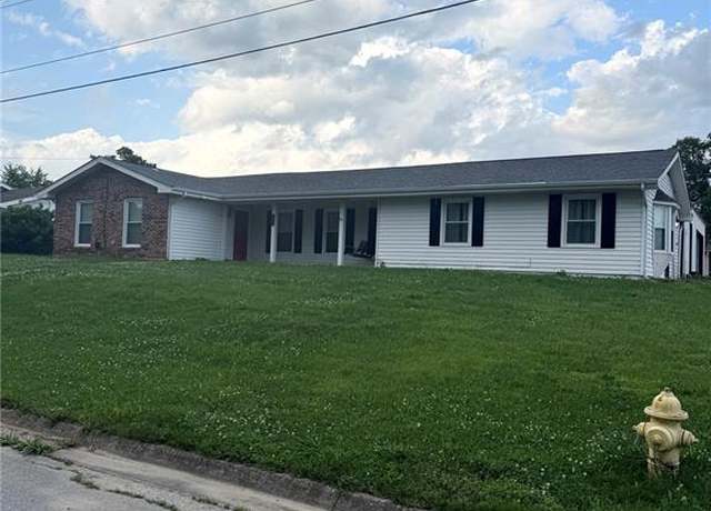 Property at 623 Adrian Ave, Rolla, MO 65401, 3 beds, 3 baths