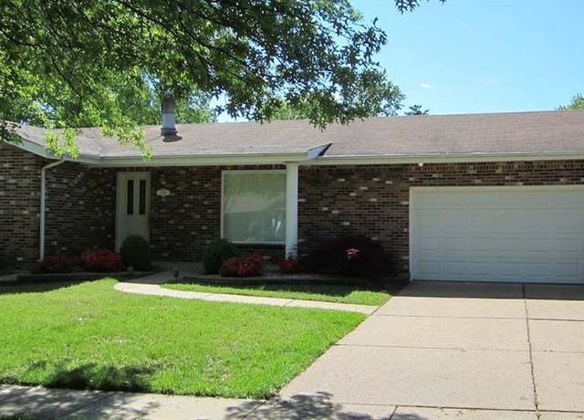 Property at 5709 Chatport Rd, St Louis, MO 63129, 3 beds, 3 baths