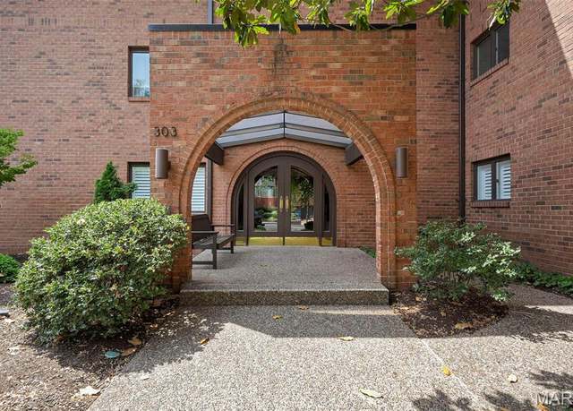 Property at 303 N Meramec Ave #202, St Louis, MO 63105, 2 beds, 2.5 baths