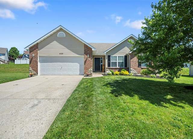 Property at 433 Fawn Run Dr, Troy, MO 63379, 3 beds, 2 baths