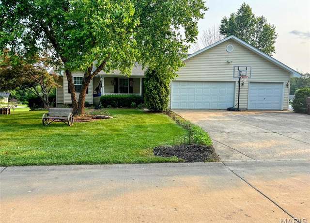 Property at 1019 Judy Lane Ln, Troy, MO 63379, 3 beds, 2.5 baths