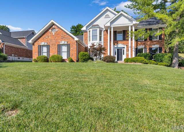 Property at 1325 Conway Oaks Dr, Chesterfield, MO 63017, 4 beds, 3.5 baths