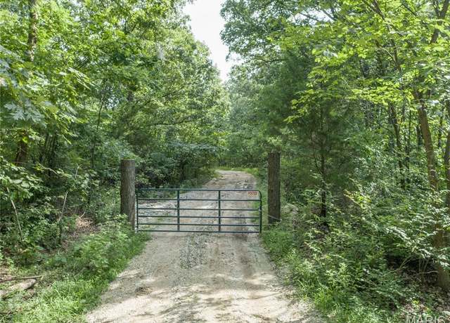 Property at 248 Frodo Dr, Moscow Mills, MO 63362, 2 beds, 2 baths