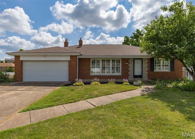 Property at 9900 Knollshire Dr, St Louis, MO 63123, 2 beds, 1 bath