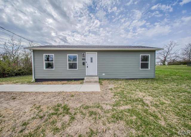 Property at 713 N Oak St, Salem, MO 65560, 1 bed, 1 bath