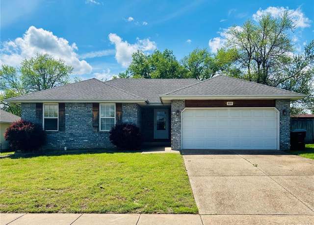 Property at 835 S Suburban Ave, Springfield, MO 65802, 3 beds, 2 baths