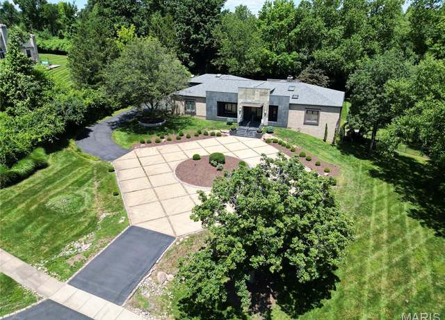 Property at 11239 Mosley Hill Dr, St Louis, MO 63141, 4 beds, 5 baths