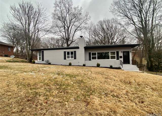 Property at 820 Valley Dr, East Alton, IL 62024, 4 beds, 2.5 baths