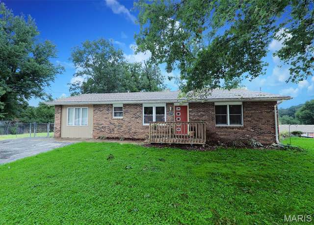 Property at 4617 Mary Ave, Godfrey, IL 62035, 3 beds, 1 bath
