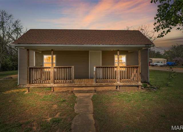 Property at 209 N Washington St, Desloge, MO 63601, 2 beds, 1 bath