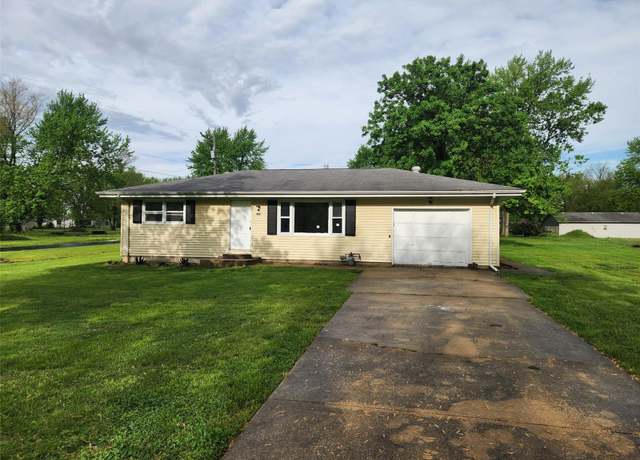 Property at 1201 Adams Ave, Staunton, IL 62088, 2 beds, 1 bath