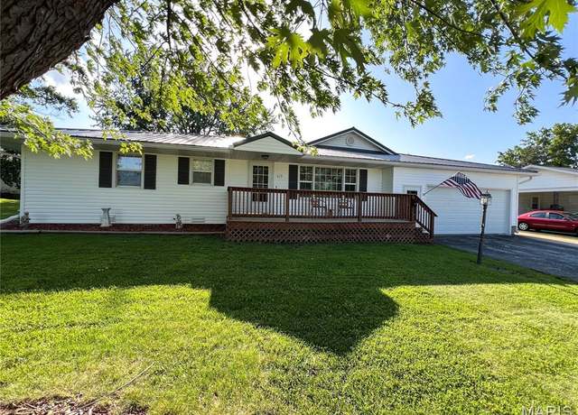 Property at 619 Cleveland St, Paris, MO 65275, 4 beds, 2.5 baths