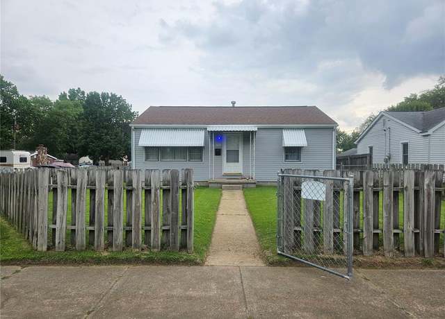 Property at 525 S 7th St, Wood River, IL 62095, 2 beds, 1 bath