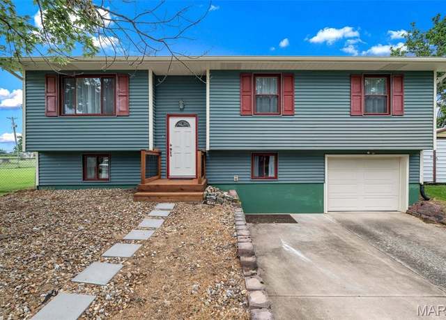 Property at 201 Saint Charles St, Wentzville, MO 63385, 3 beds, 2 baths