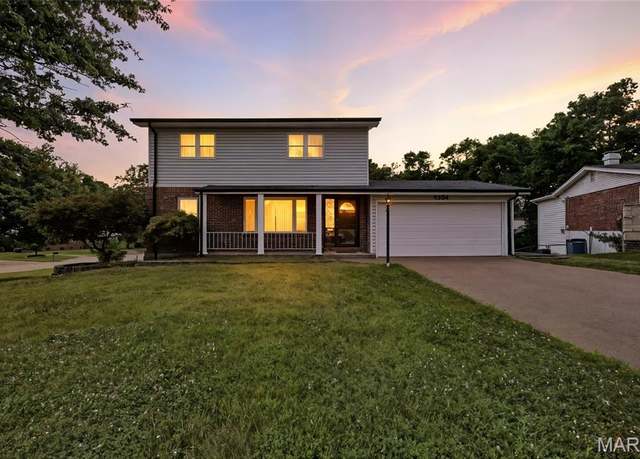 Property at 4504 Blairwood Dr, MO 63128, 3 beds, 2.5 baths