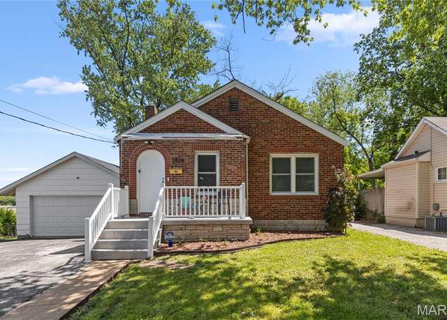 Property at 2528 Lehigh Ln, St Louis, MO 63114, 2 beds, 1 bath