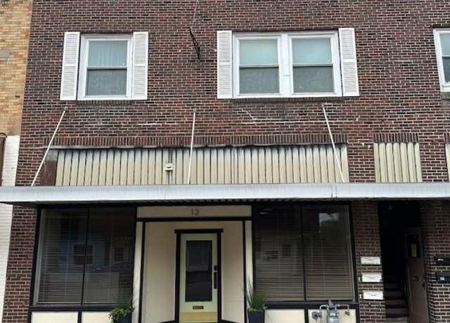 Property at 13 N Division St, Duquoin, IL 62832, 4 beds, 3 baths