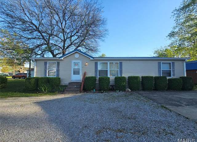Property at 202 Broadway, Willisville, IL 62997, 3 beds, 2 baths