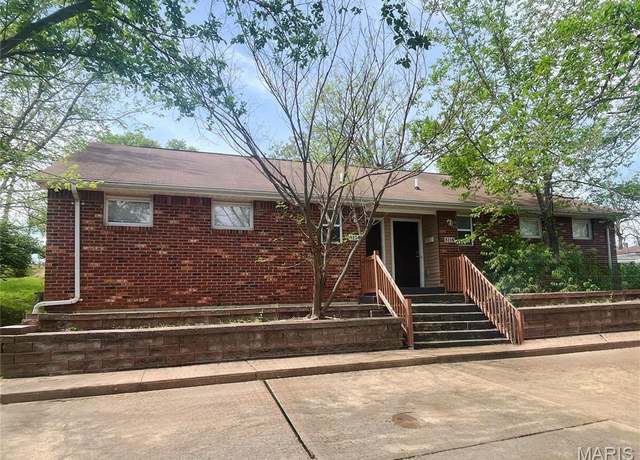 Property at 5114 Heege Rd, St Louis, MO 63123, 4 beds, 2 baths