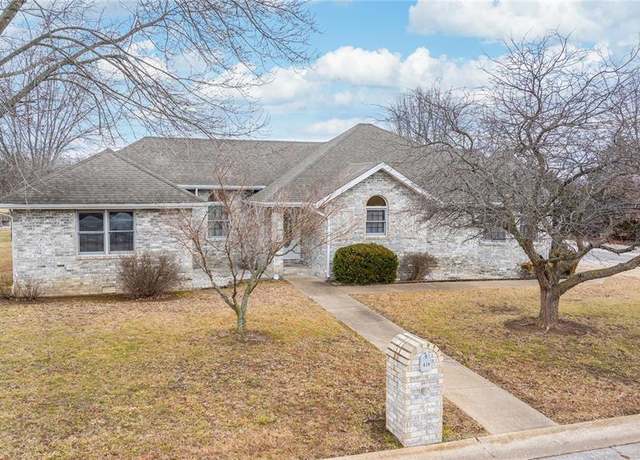 Property at 839 Cherry Hills Ln, Lebanon, MO 65536, 3 beds, 2 baths