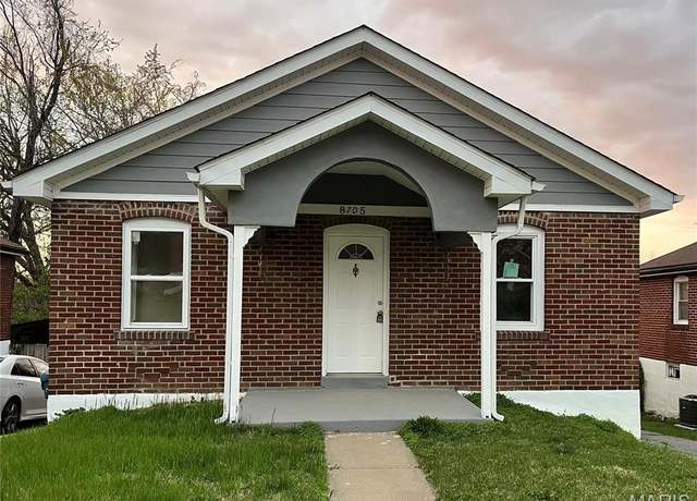 Property at 8705 Kendale Dr, St Louis, MO 63121, 3 beds, 2 baths