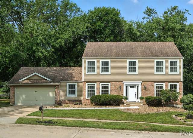Property at 1812 Summer Lake Dr, Chesterfield, MO 63017, 4 beds, 2.5 baths