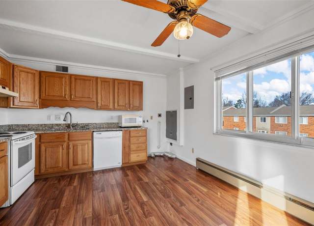 Property at 10622 Carroll Wood Way, St Louis, MO 63128, 2 beds, 1 bath