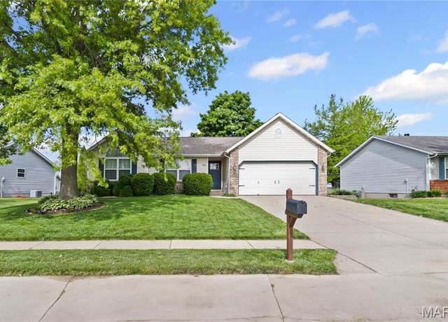 Property at 53 Oakbrooke, Troy, IL 62294, 3 beds, 3 baths