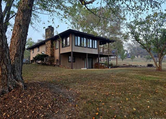 Property at 266 Hunt Club Cir, Galena, MO 65656, 2 beds, 2 baths