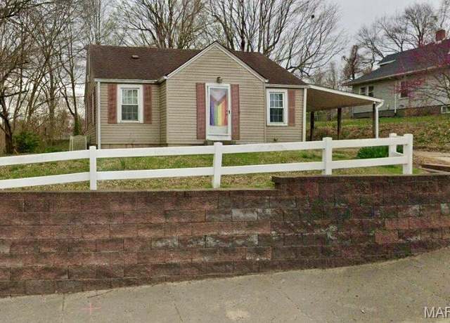 Property at 1119 W Jackson Blvd, Jackson, MO 63755, 2 beds, 1 bath