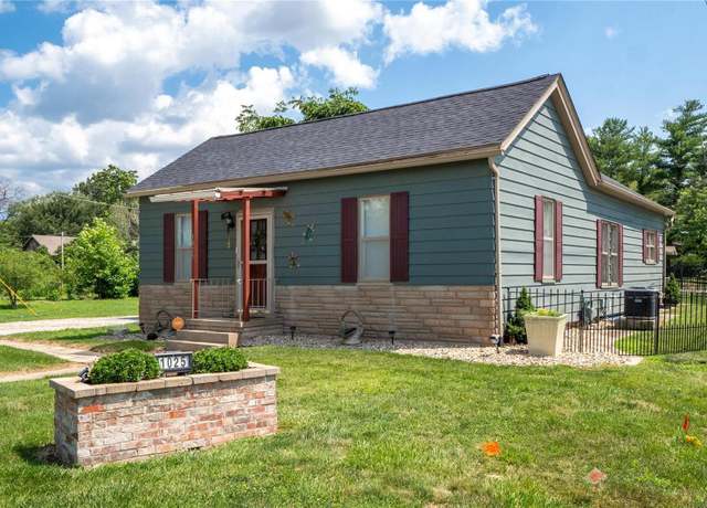 Property at 1025 W Delmar Ave, Godfrey, IL 62035, 2 beds, 1 bath