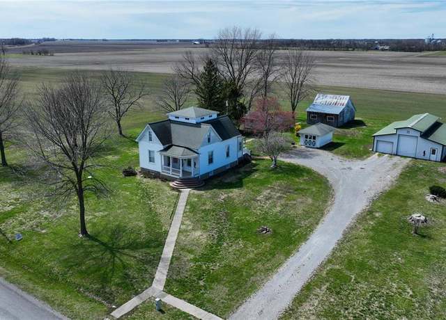 Property at 401 S Sixth St, New Douglas, IL 62074, 3 beds, 2 baths