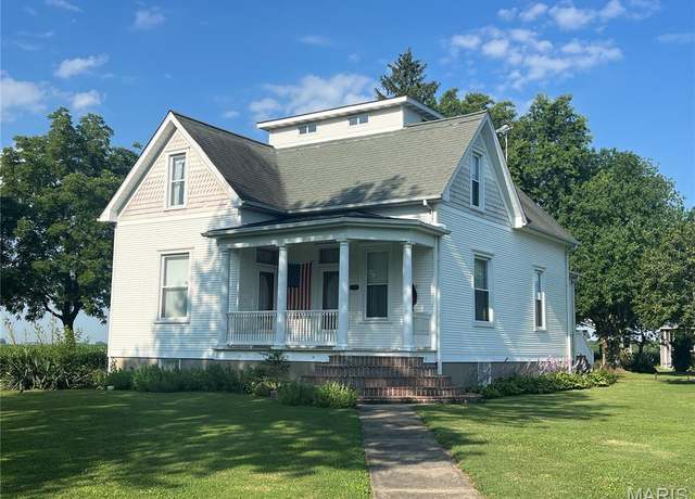 Property at 401 S Sixth St, New Douglas, IL 62074, 3 beds, 2 baths