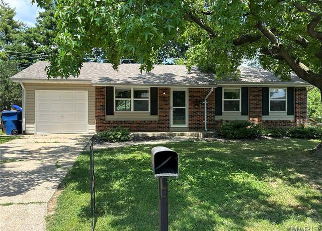 Property at 7 Oxbow Rd, St Peters, MO 63376, 3 beds, 2 baths