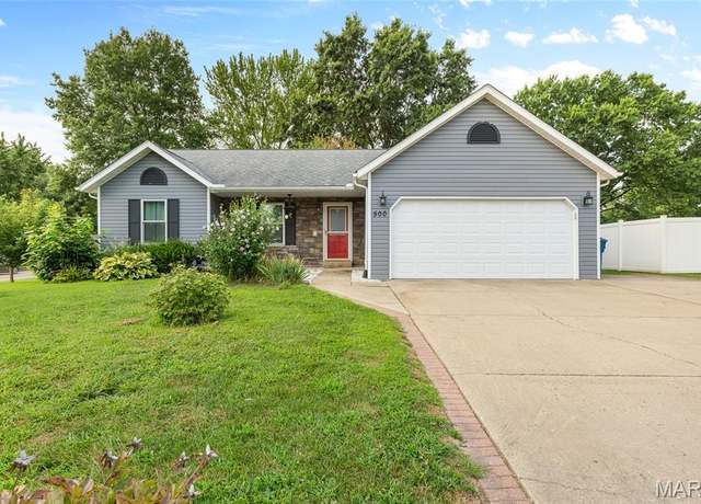 Property at 500 Nottingham Dr, Troy, IL 62294, 4 beds, 2 baths